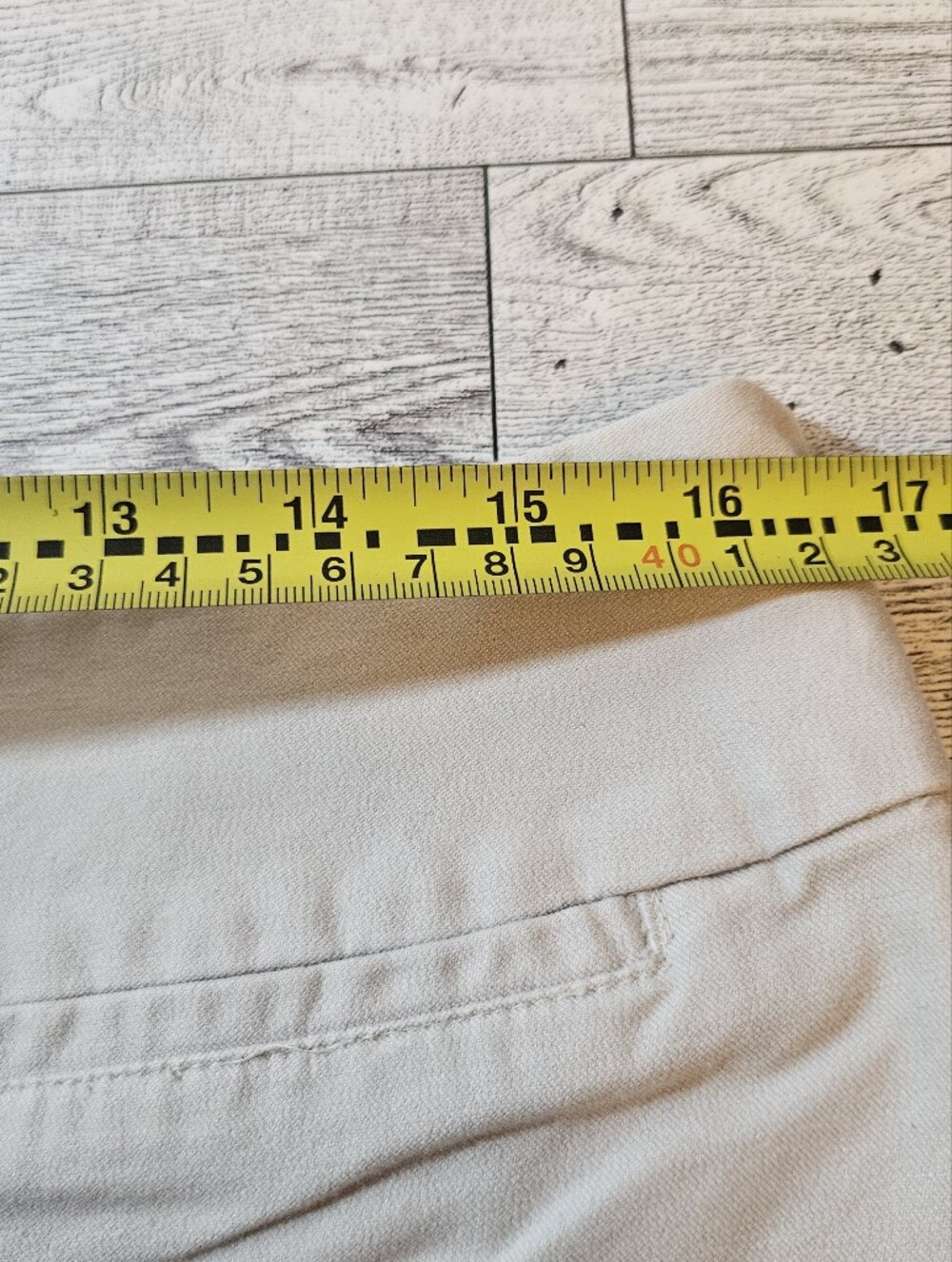 Old Navy Cropped Khaki Pants Beige Size 12 - Picture 7 of 10